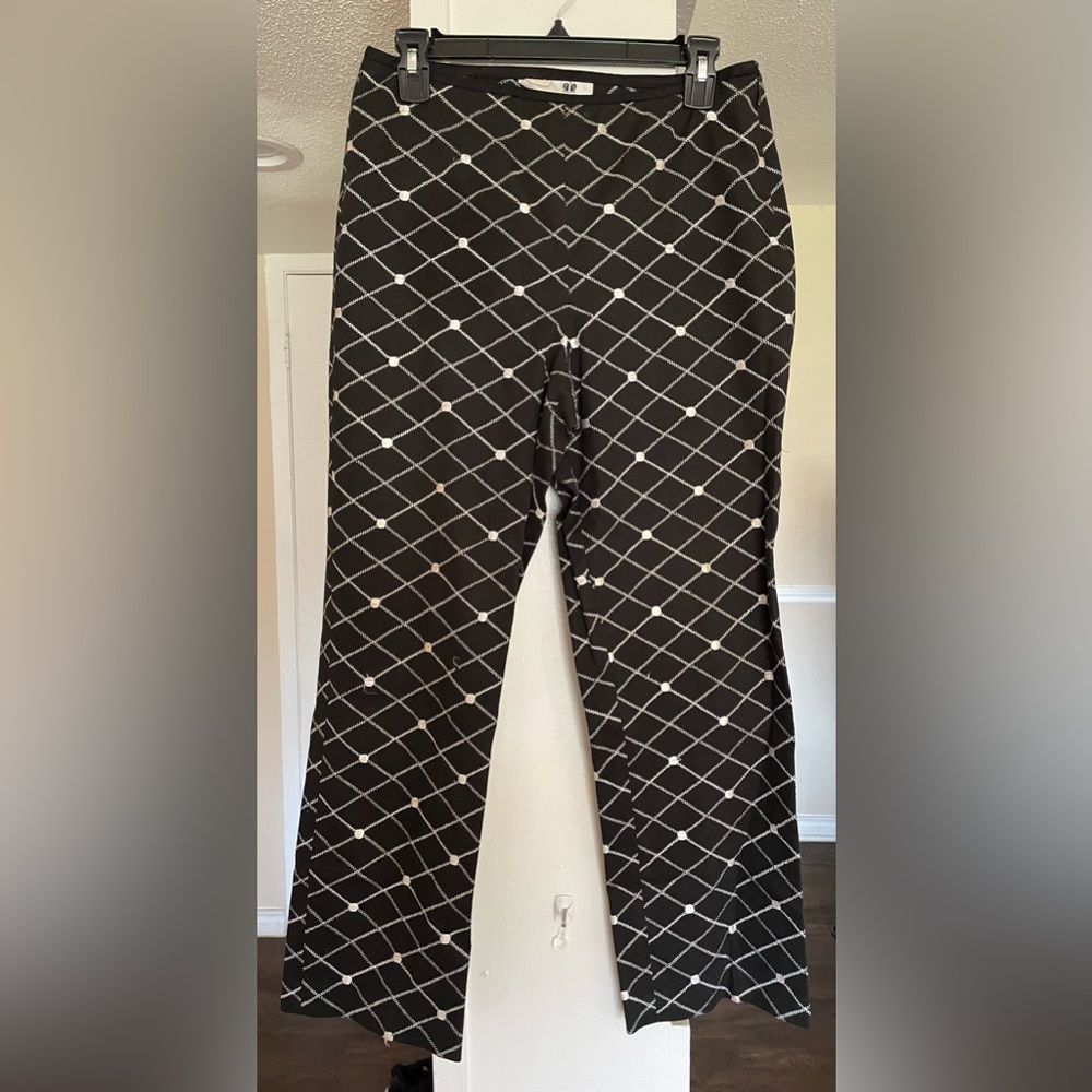Women's Black and White Arglye Ankle Length Trousers